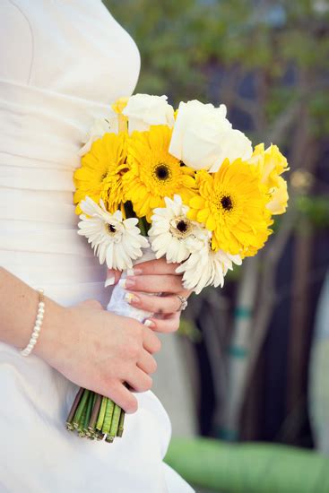 Bridal bouquet of yellow and white gerber daisies