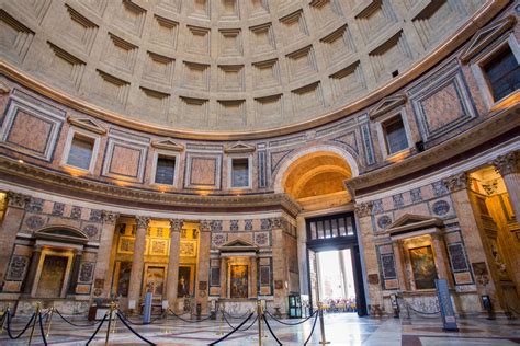 A Glimpse Inside Pantheon Rome | Altars, Chapels & Oculus