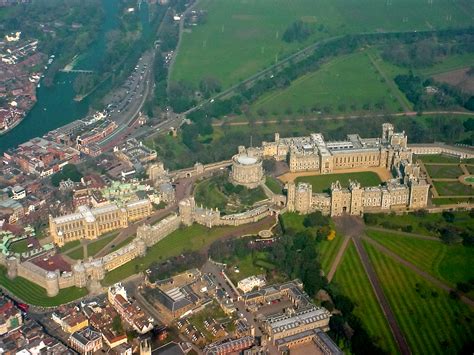 Greycliff's Chronicles: Flying the Flag of Royalty: Windsor Castle