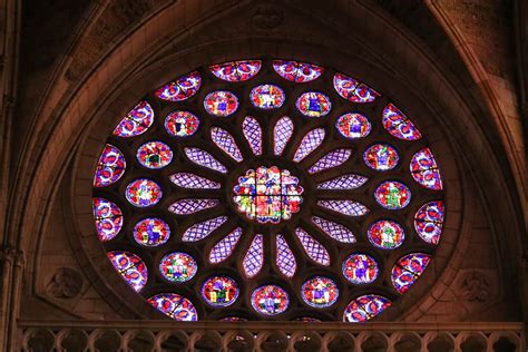 León Cathedral and its incredible Stained glass - Mapping Spain