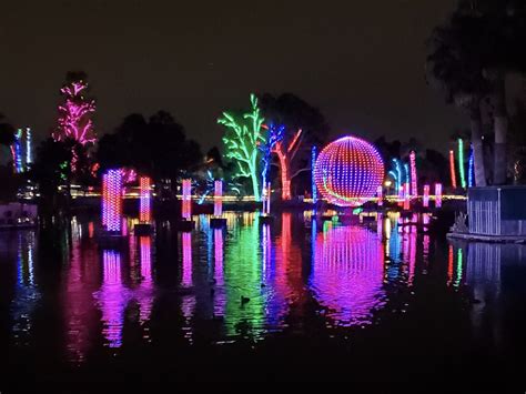 ZooLights! It's Amazing Christmas Lights at the Phoenix Zoo. - Phoenix ...