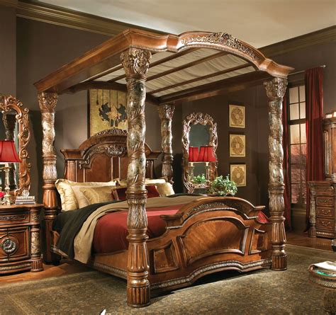 Wooden Canopy Beds - House Reconstruction