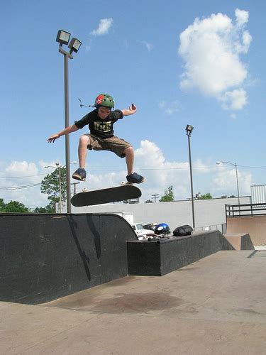 Heelflip - Skateboarding Wiki