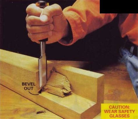 How to use a wood chisel safely (with pictures) - BestLife52