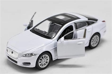 Diecast 2010 Jaguar XJ Toy White 1:36 Scale By Welly [VB2A465]