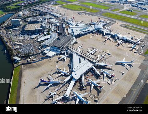 Sydney airport terminal hi-res stock photography and images - Alamy