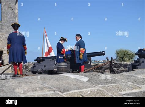 Castillo de San Marcos-Cannon Firing Demonstration 1 Stock Photo - Alamy