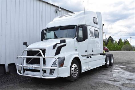 2017 VOLVO 780 #517 - Total Truck List