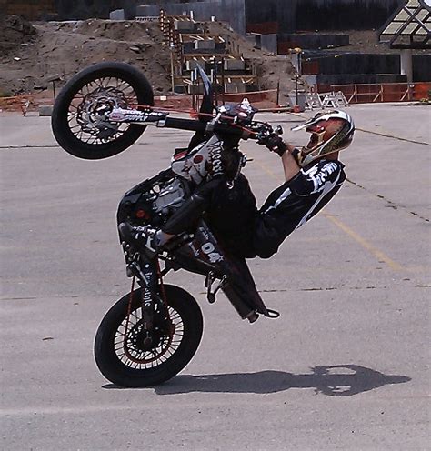 Positively Racine: Motorcycle stunt show draws a crowd