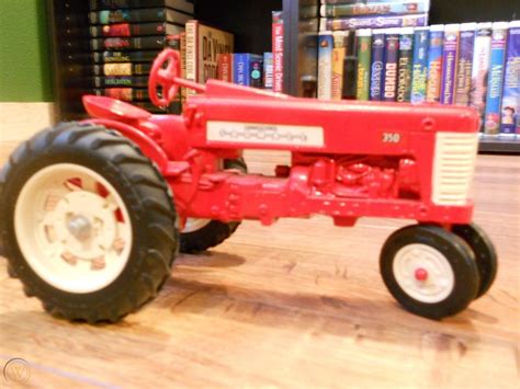 FARMALL MCCORMICK 350 TOY TRACTOR | #1750883092