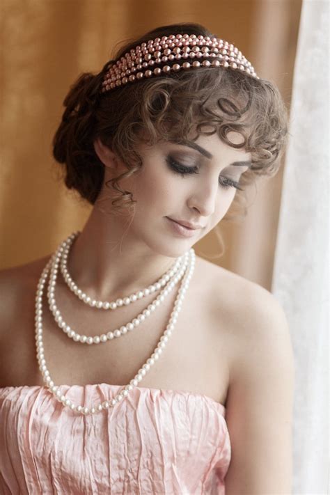 1920s Hairstyles: 22 Best Glamorous to Try Now in 2019