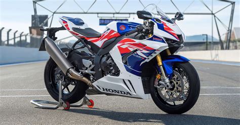 Honda cbr1000rr r fireblade sp anniversary edition 2022