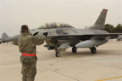 F-16 Fighting Falcon | Military.com