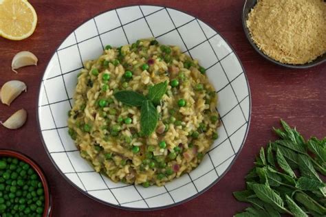 Vegan Pea and Mint Risotto (Gluten-Free) - The Pesky Vegan