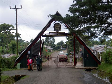 File:Entrance to Kilimanjaro National Park.JPG - Wikipedia