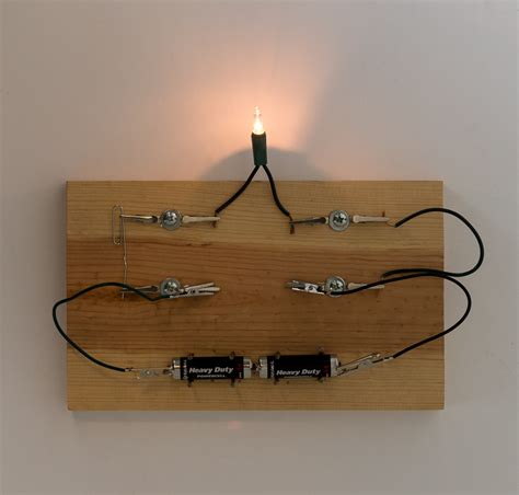 Circuit Workbench: Physics & Electricity Science Activity | Exploratorium Teacher Institute Project