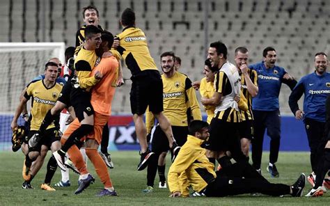 AEK stuns favorite Olympiakos to win the Greek Cup | eKathimerini.com