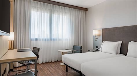 4 stars Hotel Rooms in Milan Near Stazione Porta Garibaldi and Corso Como