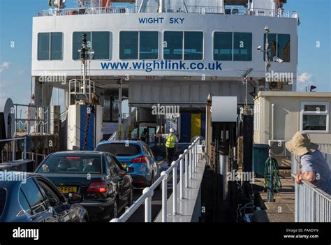 loading the isle of wight car ferry at yarmouth on the island. isle of wight ferry Stock Photo ...