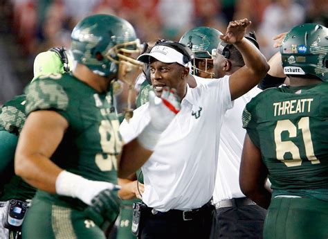 Willie Taggart's South Florida players bid him farewell as he departs for Oregon Ducks ...