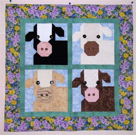 Animal Quilts | Animal quilts, Barn quilt patterns, Farm quilt