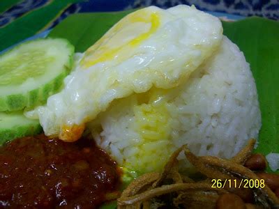 periuktanah: Nasi Lemak Telur Mata