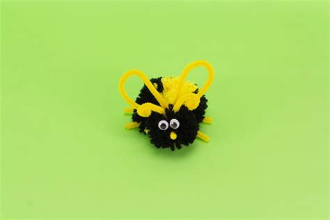 April Kids Club®: Pom-Pom Bumble Bee