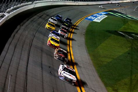 Closest finishes in Daytona 500 history | NASCAR