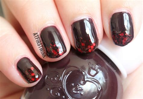 Halloween 2014 nails: Dark burgundy nails with red glitters