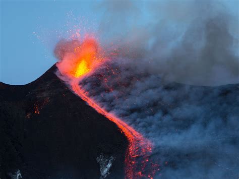 Italy Volcano Eruption 2024 - Ninon Anallese