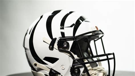 Bengals show new alternate white uniform, helmets for 2022