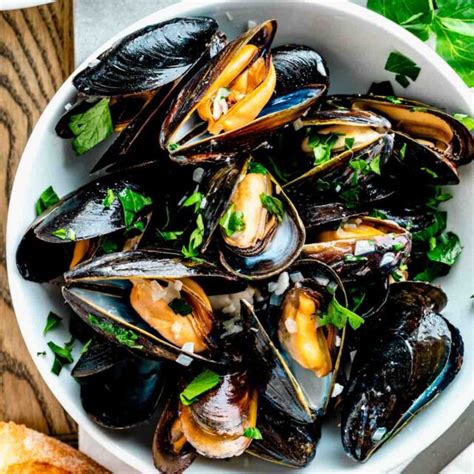 Simple Steamed Mussels with Garlic - Healthy Seasonal Recipes