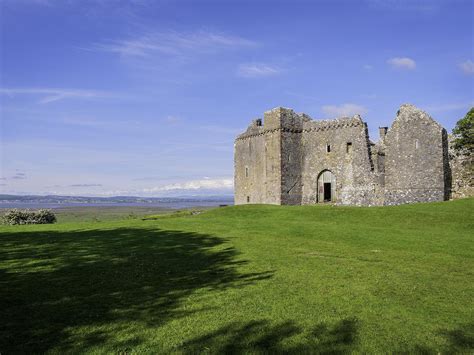 Weobley Castle (Cadw) | VisitWales