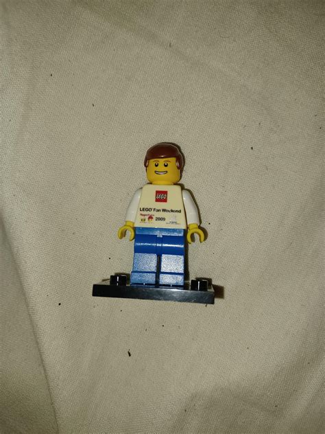 I've been told this figure is fake but the lego logo is there along ...