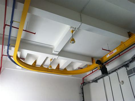 Monorail & Retractable Crane System - Interlift