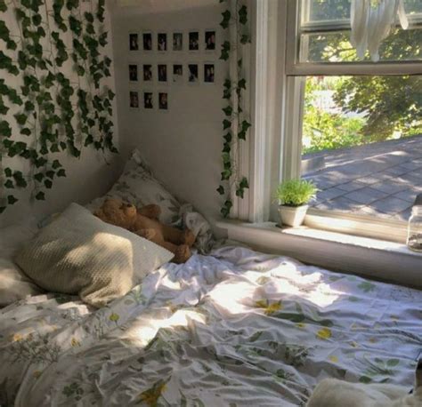 Pin by nastasja lidija veronica on r00m | Aesthetic bedroom, Indie room, Room inspiration bedroom