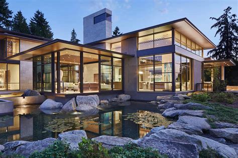 An amazing lake house in Washington connects to its natural environment