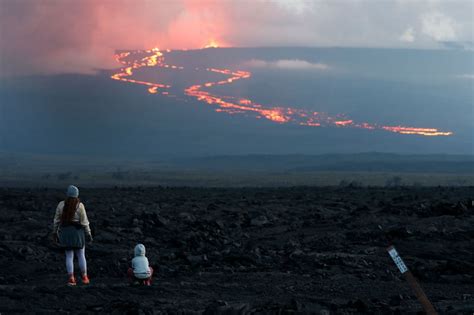 Mauna Loa: As scientists in Hawaii carefully monitor the risks of the eruption, some 'lava ...