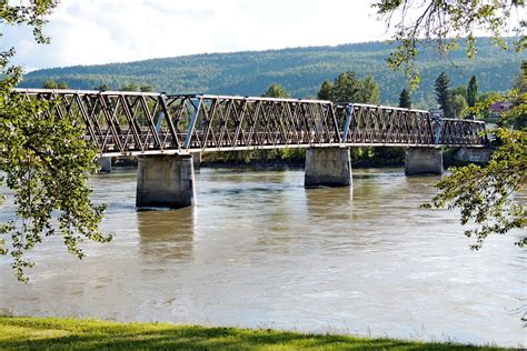 WORLD'S LONGEST Wood Truss Pedestrian Bridge - Quesnel, BC ...