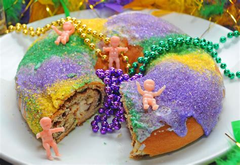 Traditional Mardi Gras Kings Cake l the History of the Kings Cake l http://www ...