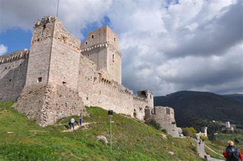 10 of the Most Beautiful Castles in Italy