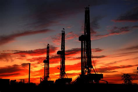 Drilling Rig Pictures Wallpaper - WallpaperSafari