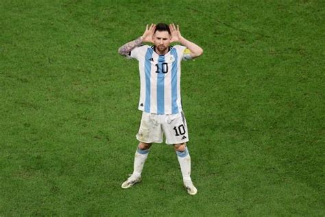 Messi explains controversial World Cup celebration | Kickoff