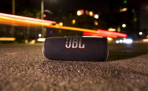 JBL Flip 6 | Portable Waterproof Speaker