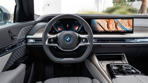 BMW 7 Series Interior Layout & Technology | Top Gear