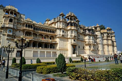 City Palace Udaipur (Entry Fee, Timings, History, Images & more)