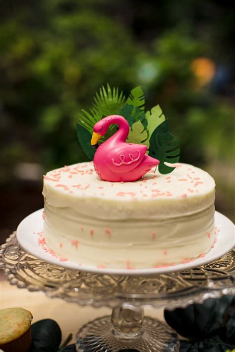 Flamingo Cake | Baby Shower Cake Ideas | POPSUGAR Family Photo 36