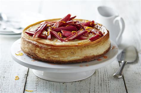 rhubarb cheesecake baked