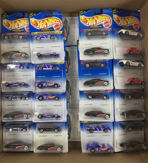 Lot - (32) Hot Wheels Diecast Cars