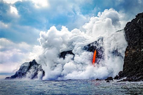 How to to Experience Hawaii’s Kilauea Volcano